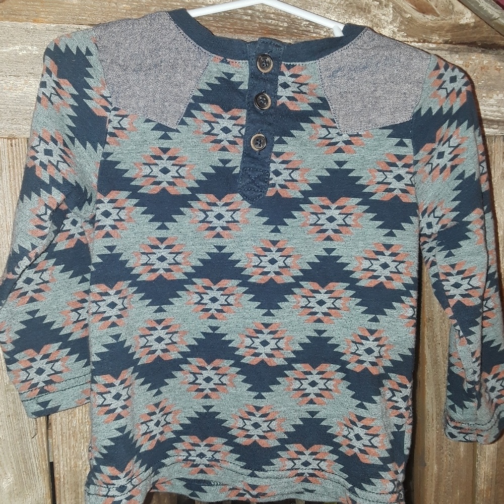 Oshkosh Patterned Long Sleeve T size 18m